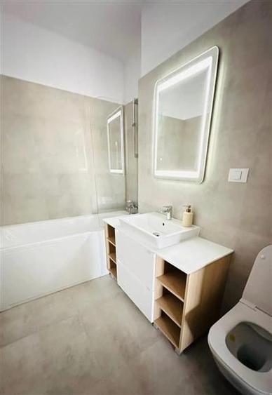 Apartament cu 2 camere decomandat în Noua