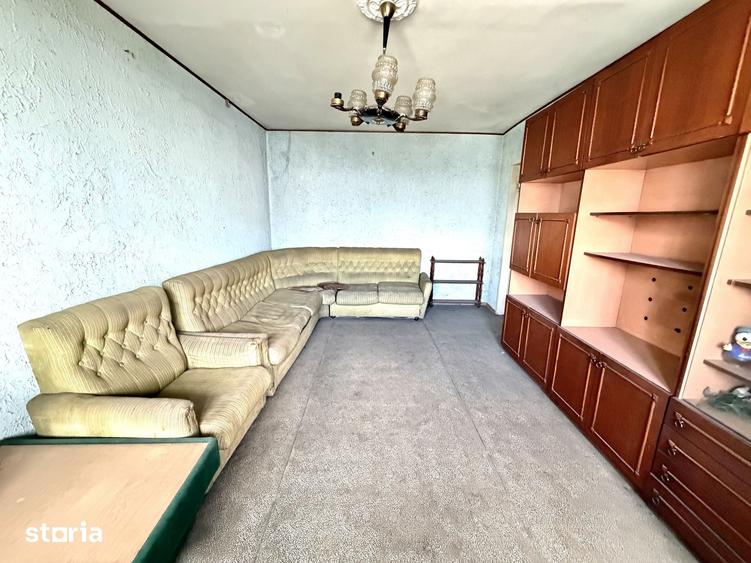 Apartament cu 3 camere decomandat în Mioriței