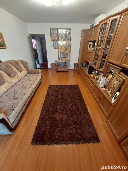 Apartament cu 2 camere decomandat în Petroșani