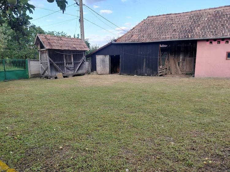 Casă cu 2 camere cu Teren 1000 Mp în Cecălaca
