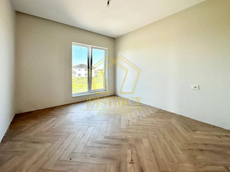 Duplex cu 4 camere cu Canalizare în Dumbrăvița