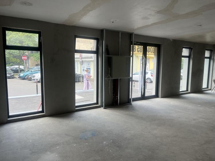 Spațiu comercial, de 64 mp, în Rogerius
