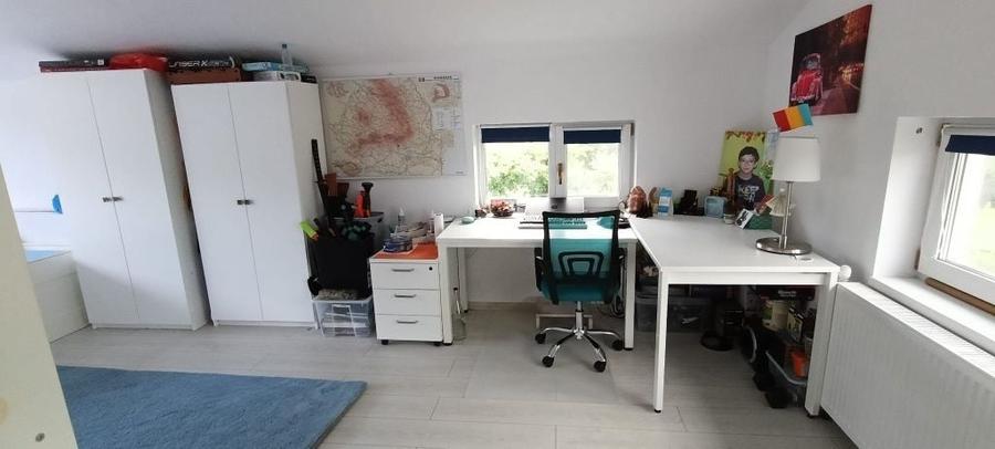 Casă cu 4 camere în Central