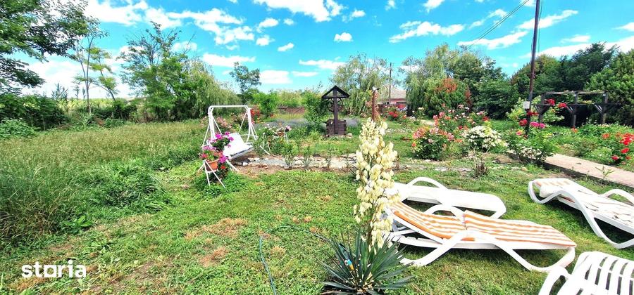 Casă cu 3 camere cu Teren 2100 Mp în Tuzla