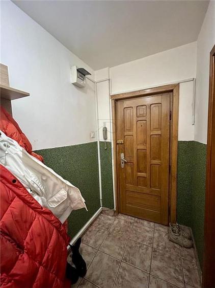 Apartament cu 2 camere semidecomandat, mobilat în Soarelui