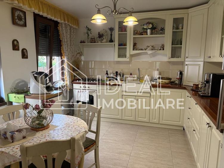 Casă individuală cu 5 camere cu Canalizare în Valea Aurie