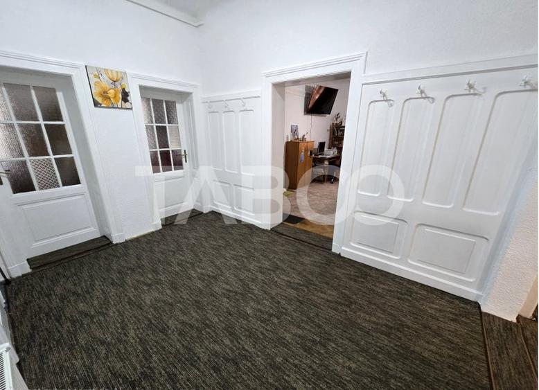 Apartament cu 4 camere decomandat, mobilat în Orașul de Jos