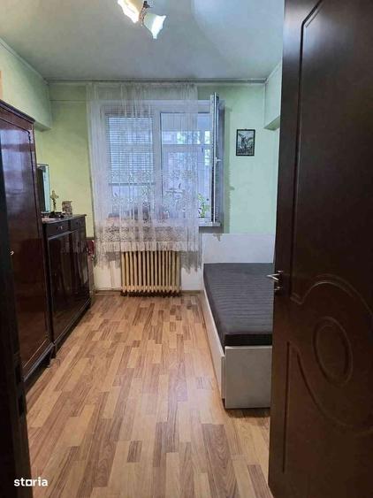 Apartament cu 3 camere în Drumul Taberei