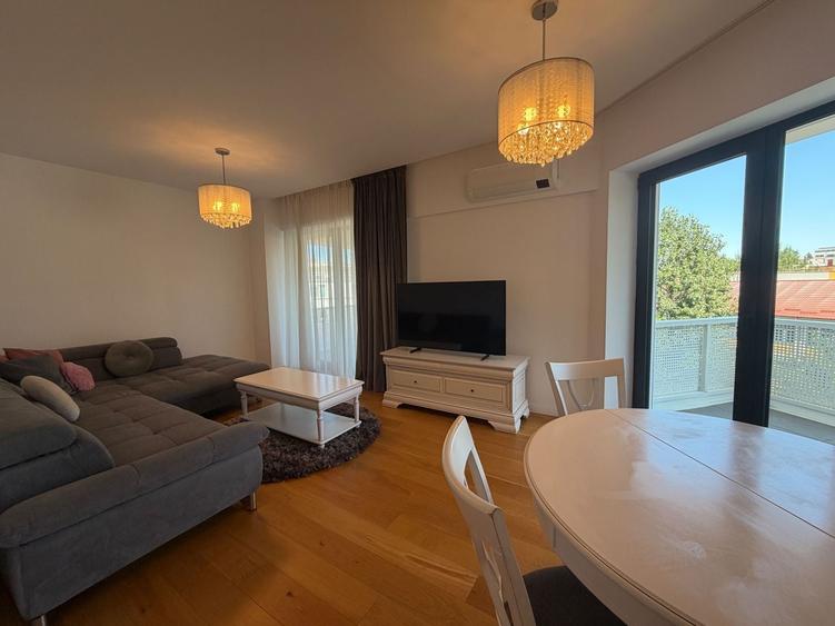 Apartament cu 3 camere decomandat, mobilat în Aviației