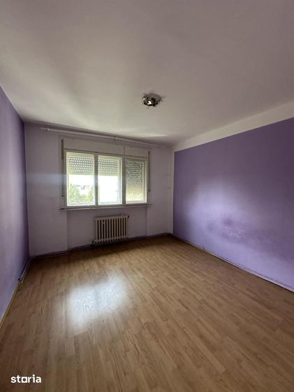 Apartament cu 3 camere decomandat în Solidarității