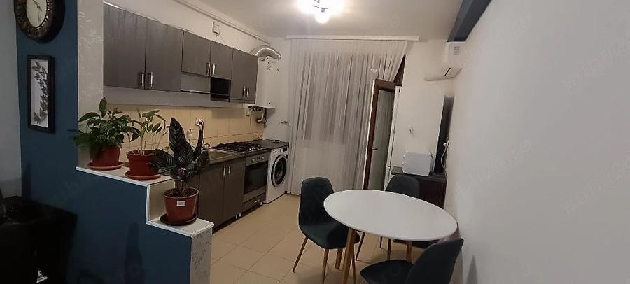 Apartament cu 2 camere semidecomandat în Florești