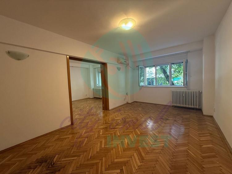 Apartament cu 4 camere decomandat în Decebal