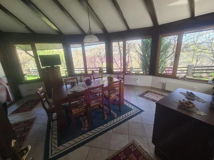 Casă cu 6 camere cu Teren 2066 Mp în Breaza