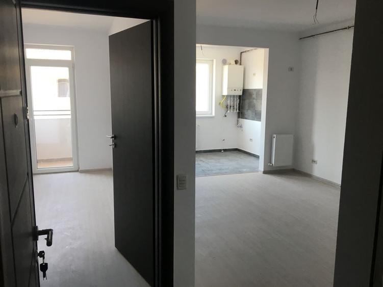 Apartament cu 2 camere semidecomandat în Berceni