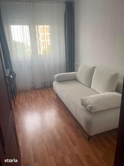 Apartament cu 3 camere în Tineretului
