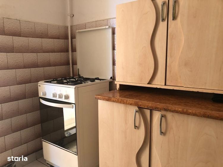 Apartament cu 2 camere semidecomandat în Ostroveni