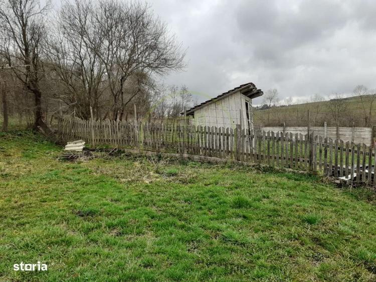 Casă cu 4 camere în Văleni