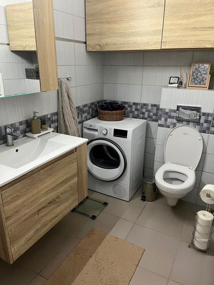 Apartament cu 3 camere decomandat în Tudor