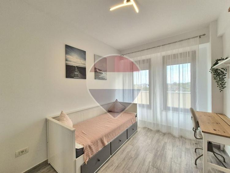 Apartament cu 3 camere decomandat, mobilat în Alfa