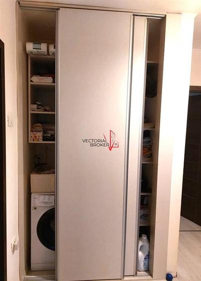 Apartament cu 3 camere semidecomandat în Colentina