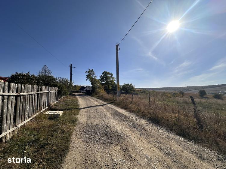 Teren de 1100 mp, în Miroslava