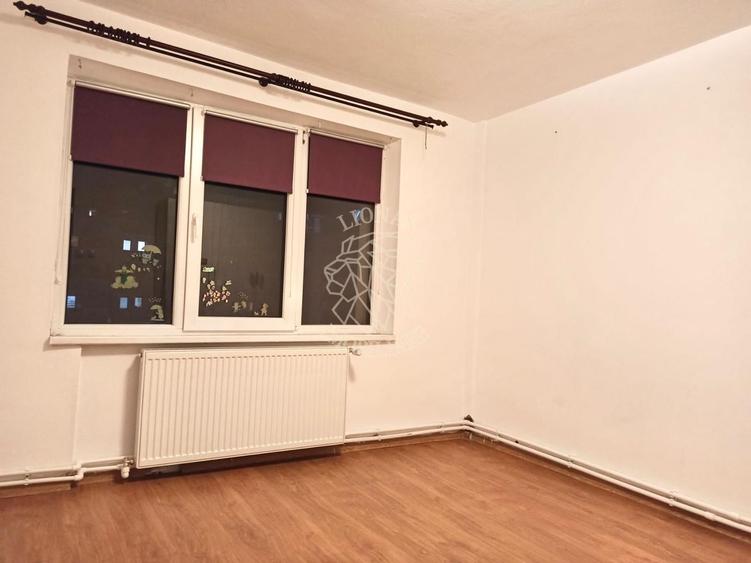 Apartament cu 3 camere decomandat, mobilat în Independenței