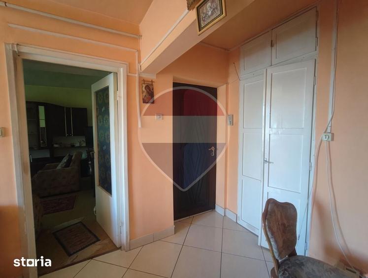 Apartament cu 3 camere decomandat în Central