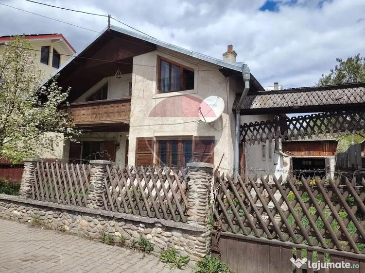 Casă cu 3 camere cu Teren 556 Mp în Central