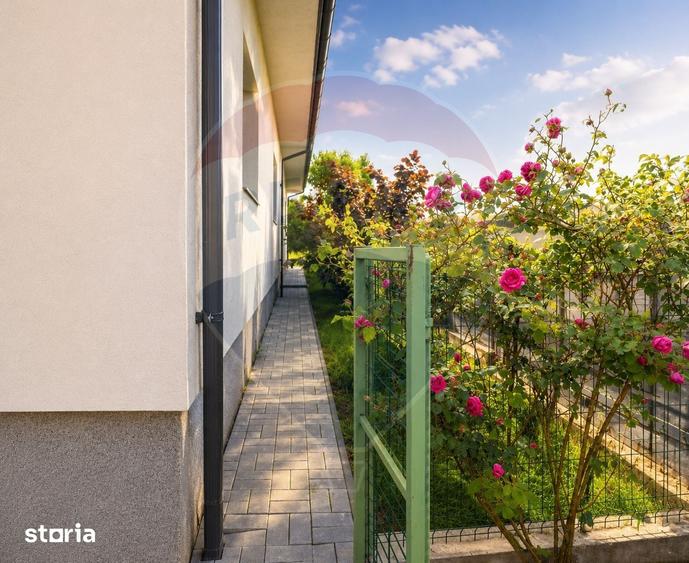 Casă cu 4 camere cu Teren 479 Mp în Rediu