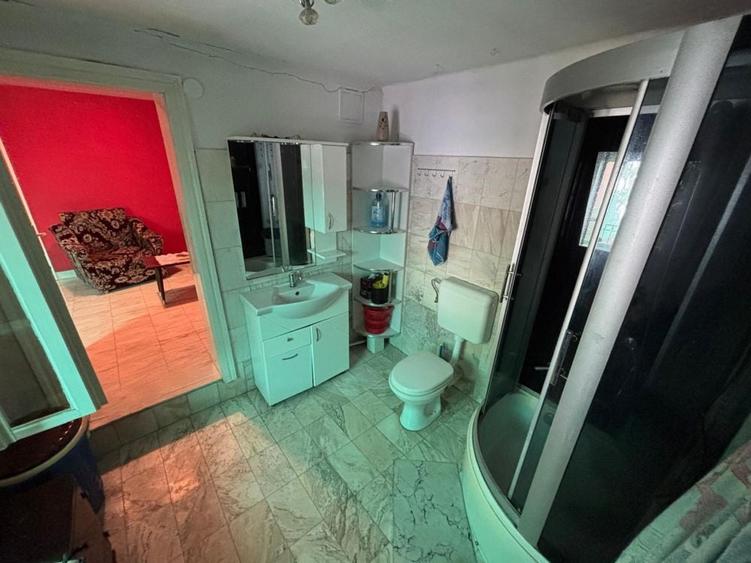 Casă cu 4 camere în Central