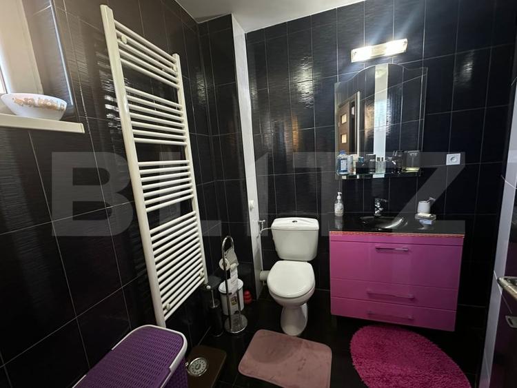 Casă individuală cu 7 camere cu Canalizare în Cetate