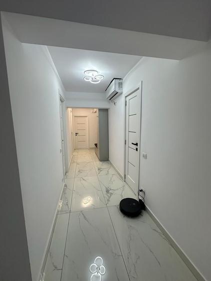 Apartament cu 3 camere decomandat în Apărătorii Patriei