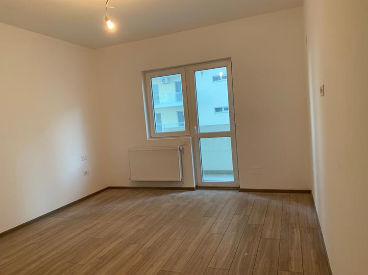 Apartament cu 3 camere decomandat în Berceni