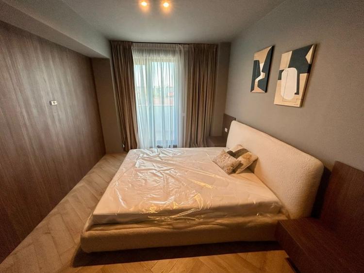 Penthouse cu 3 camere, mobilat în Străulești