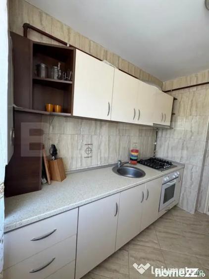 Apartament cu 3 camere semidecomandat în Central