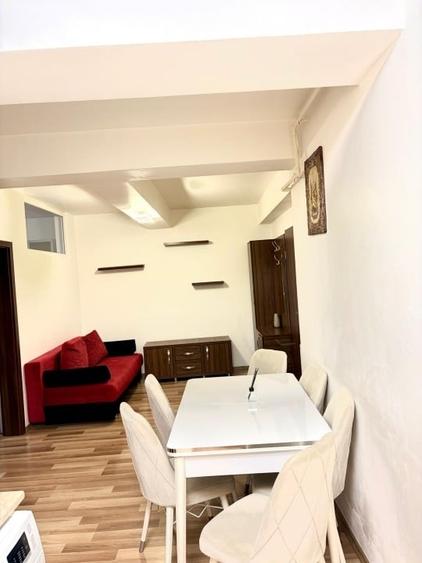 Apartament cu 3 camere decomandat, mobilat în Ampoi 3