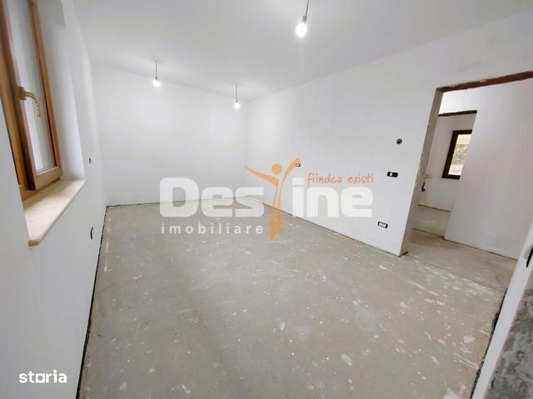 Casă cu 4 camere cu Teren 1000 Mp în Bârnova