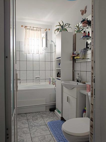 Apartament cu 2 camere în Micro 6