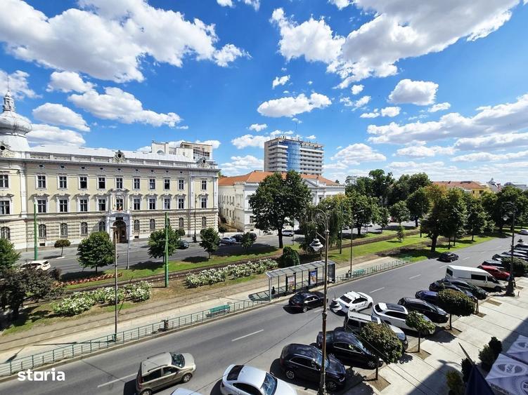 Spațiu comercial, de 85 mp, în Central