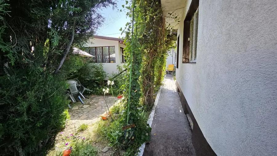 Casă cu 6 camere cu Teren 300 Mp în Central