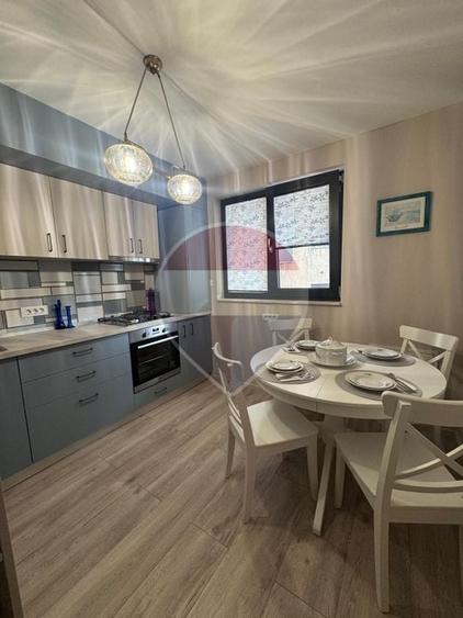 Apartament cu 2 camere decomandat, mobilat în Semicentral