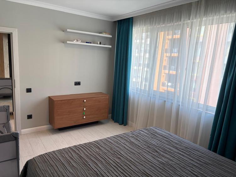 Apartament cu 3 camere semidecomandat, mobilat în Năvodari