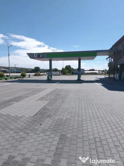 Spațiu comercial, de 240 mp, în Brădești