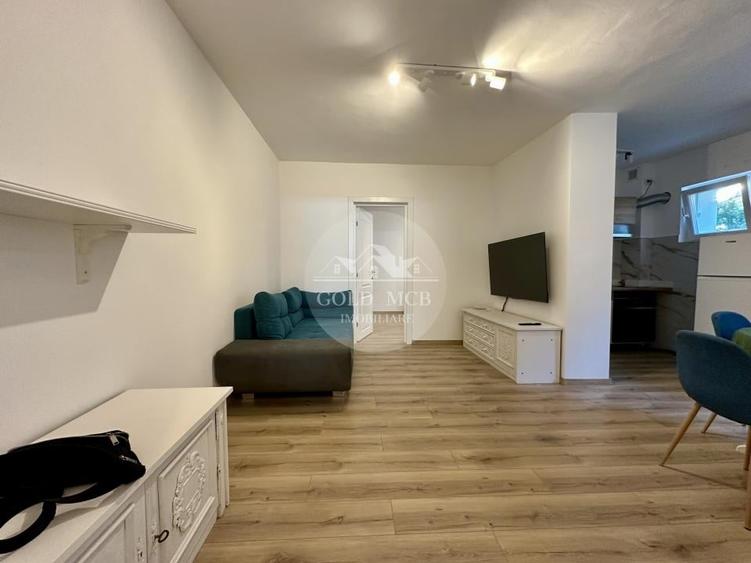Apartament cu 3 camere semidecomandat, mobilat în Apărătorii Patriei