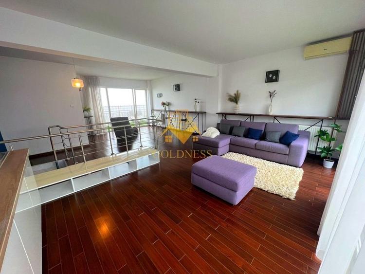 Apartament cu 5 camere semidecomandat, mobilat în Bună Ziua