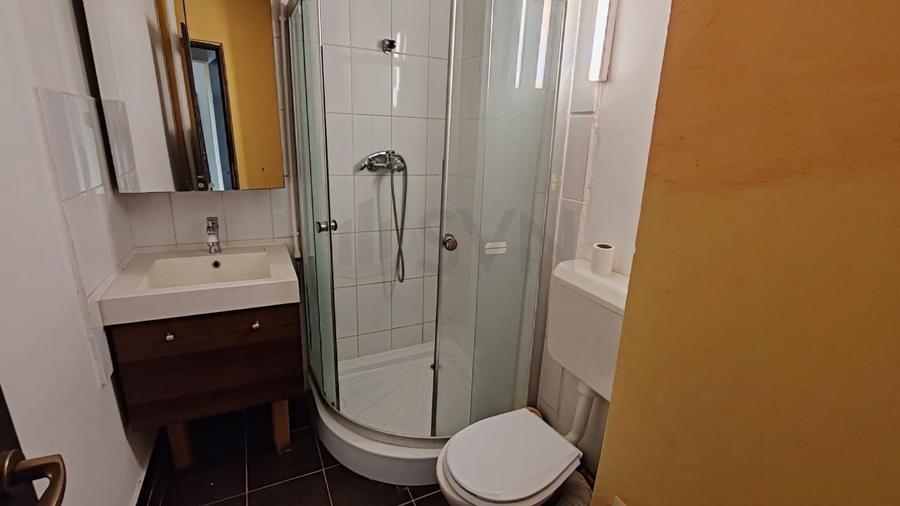 Apartament cu 2 camere semidecomandat în Mihai Bravu