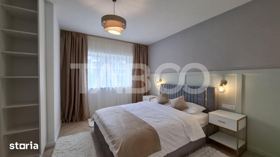 Apartament cu 5 camere decomandat în Cristian