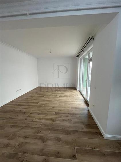 Apartament cu 3 camere decomandat în Dumbrăvița