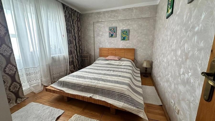 Apartament cu 4 camere decomandat în Păcurari