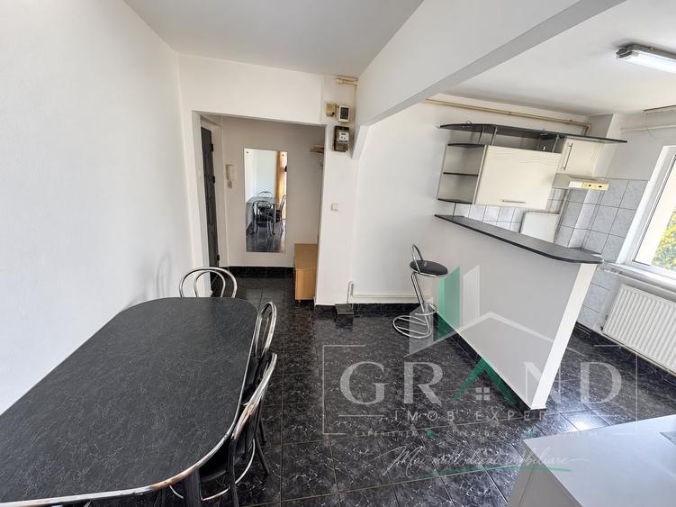 Apartament cu 3 camere semidecomandat, mobilat în Gheorgheni